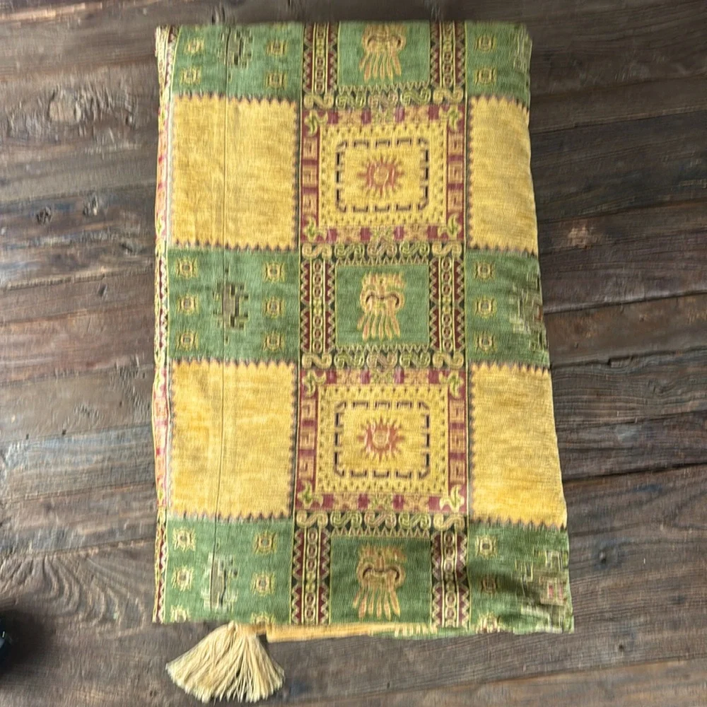 The Loom Alaska Native American tapestry king size spread w/ one pillow sham EUC
